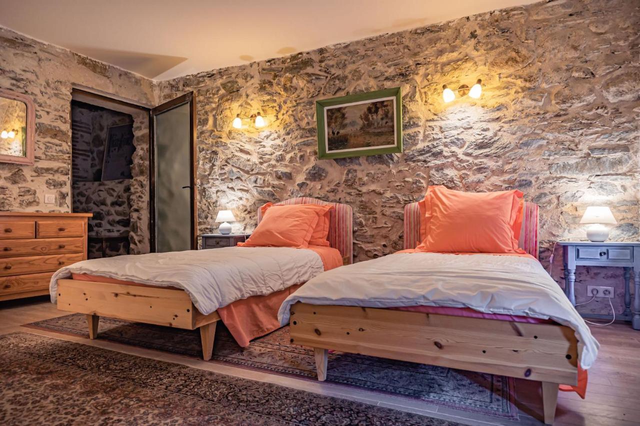Sundrenched Relais De Poste In Serdinya Екстериор снимка