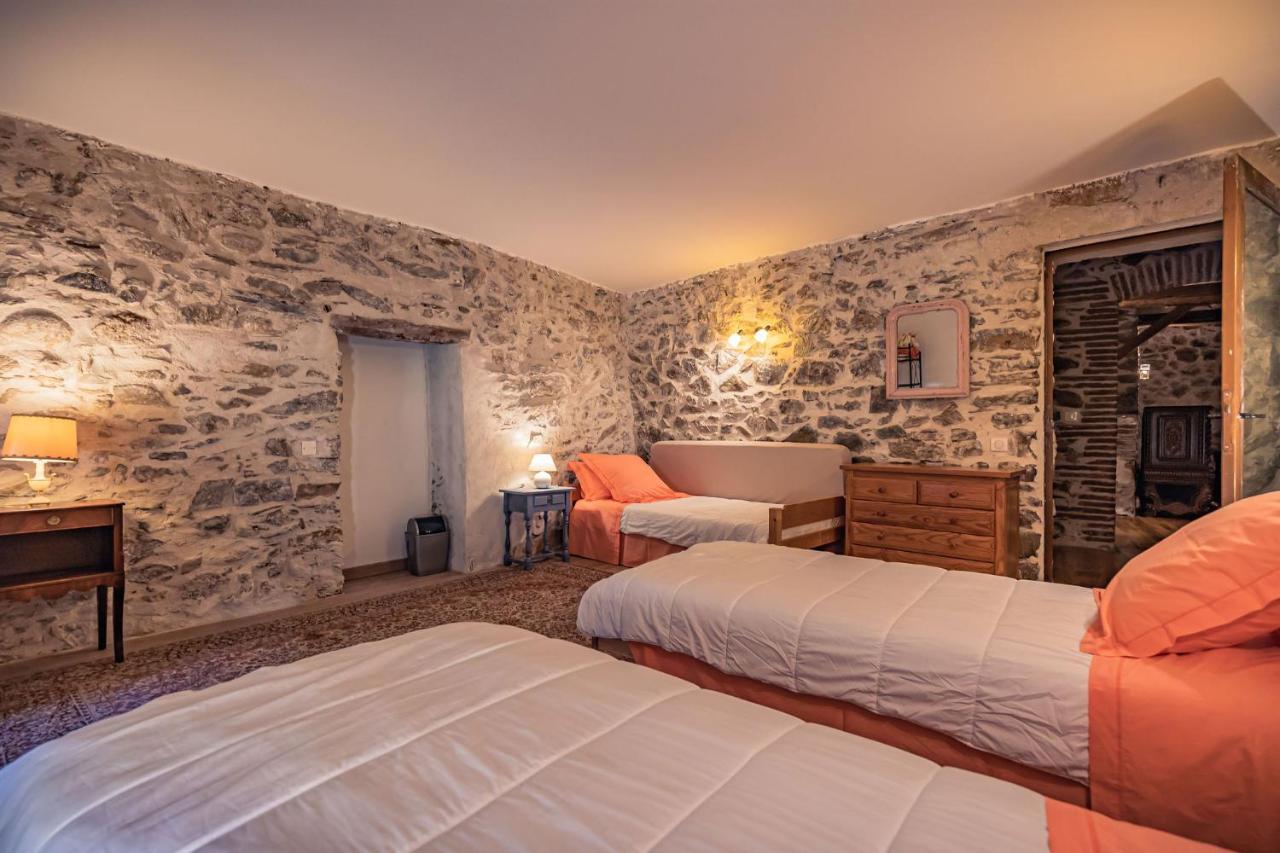 Sundrenched Relais De Poste In Serdinya Екстериор снимка