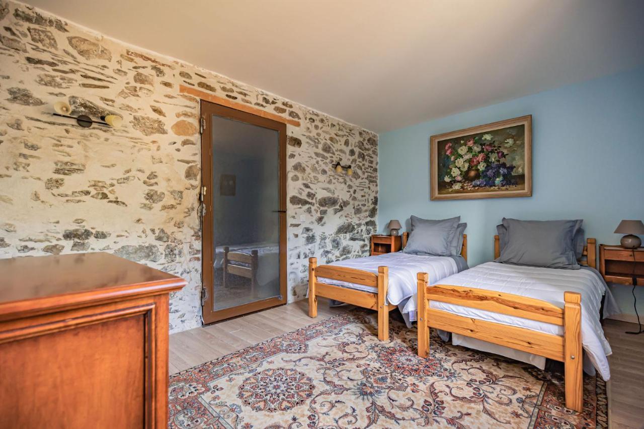 Sundrenched Relais De Poste In Serdinya Екстериор снимка