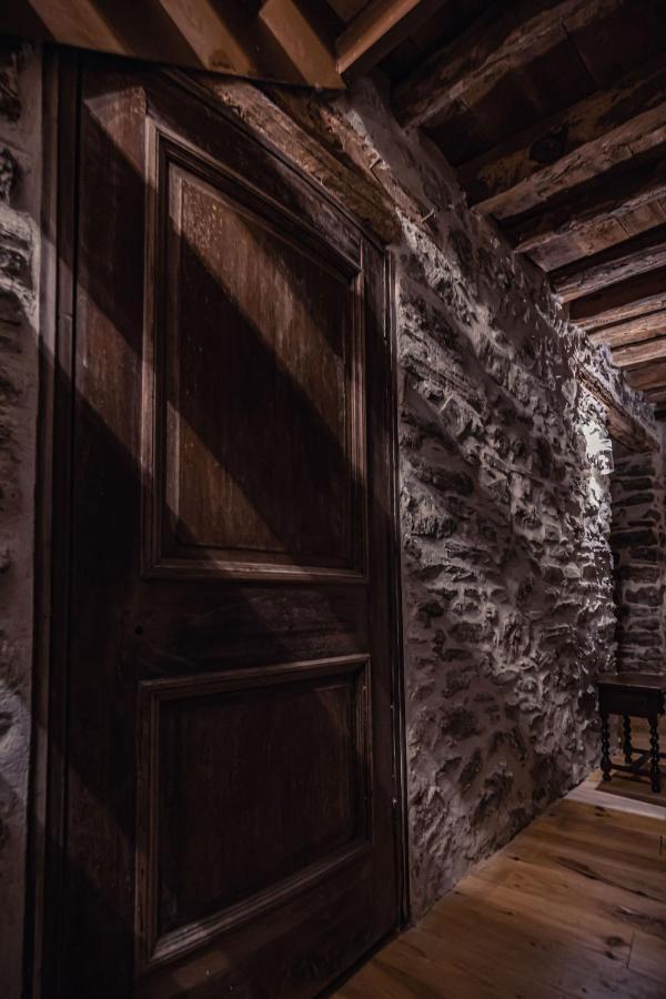 Sundrenched Relais De Poste In Serdinya Екстериор снимка