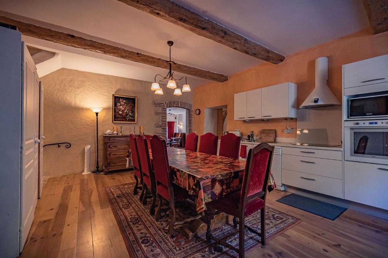 Sundrenched Relais De Poste In Serdinya Екстериор снимка