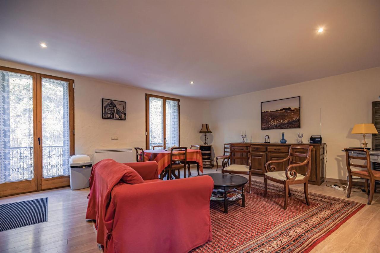 Sundrenched Relais De Poste In Serdinya Екстериор снимка