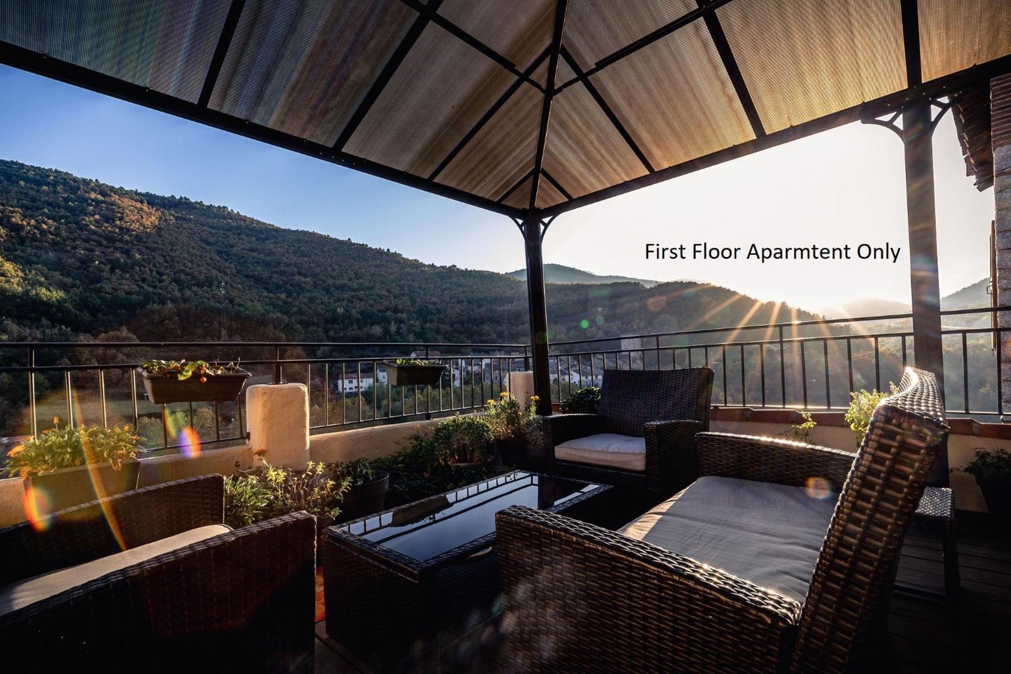 Sundrenched Relais De Poste In Serdinya Екстериор снимка